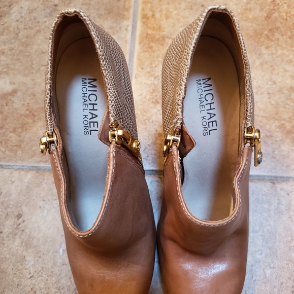 Michael Kors leather booties - Picture 5 of 8